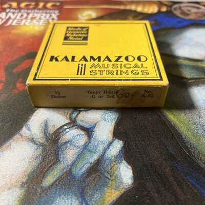 VINTAGE  KALAMAZOO TENOR BANJO STRINGS K 68 MADE BY GIBSON AND BOX
