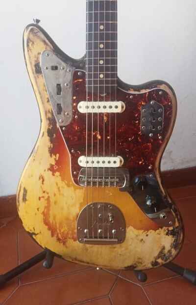 Chitarra offset Fender Jaguar 1963 vintage pre-CBS Sunburst