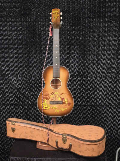 1954 1st Year Harmony ROY ROGERS Singing Cowboys Stenciled Parlor Guitar w / case