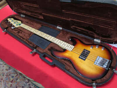 Vintage 1982 Peavey T-45 Bass Guitar W / OHSC Fantastic Bass!