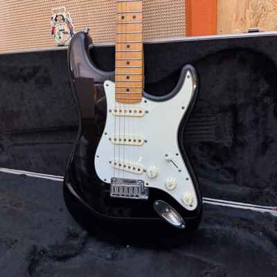 Vintage 1987 Fender USA Black Maple Standard Stratocaster Guitar w /  OHSC *1980s*