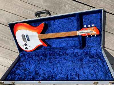 1967 Rickenbacker 900 short scale electric guitar, silver tolex case, Beatles