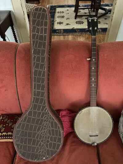 Strad O Lin Banjo With Case . 1950s vintage, five string banjo