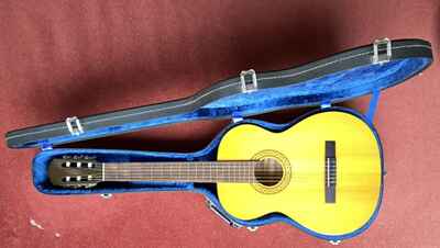 Musima Markneukirchen  acoustic Guitar Vintage 1960s  Plus Hard Case And Book