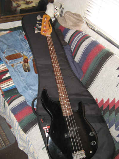 Vintage 1980s YAMAHA BB300 electric Bass Guitar