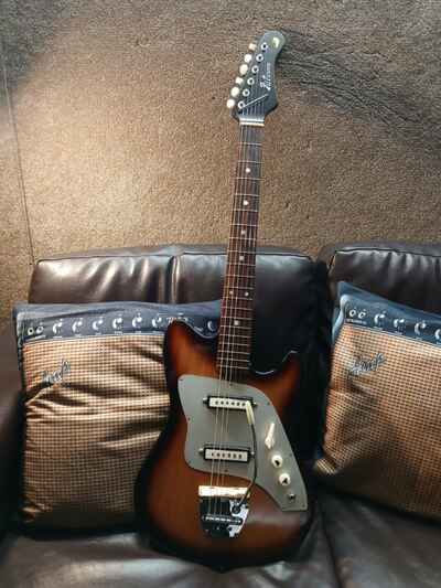 Futurama Sophomore Electric  Guitar 60s