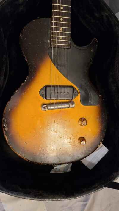 1955 GIBSON LES PAUL JUNIOR SINGLE CUTAWAY MODEL IN SUNBURST FINISH & CASE