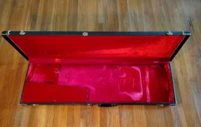 Vintage 1960s 70s Fender Precision bass case  - NO LOGO - Red interior RARE!