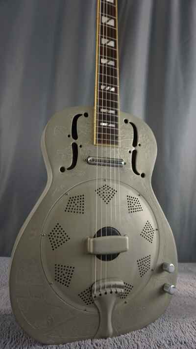 Gill Tone Resonator Japan Rare w /  Original Hard Case