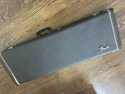 VINTAGE 1966 FENDER STRATOCASTER HARDSHELL CASE