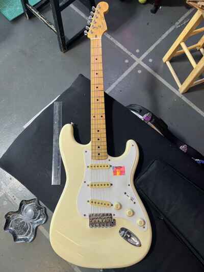 1985 Squire MIJ Fender Stratocaster Olympic White