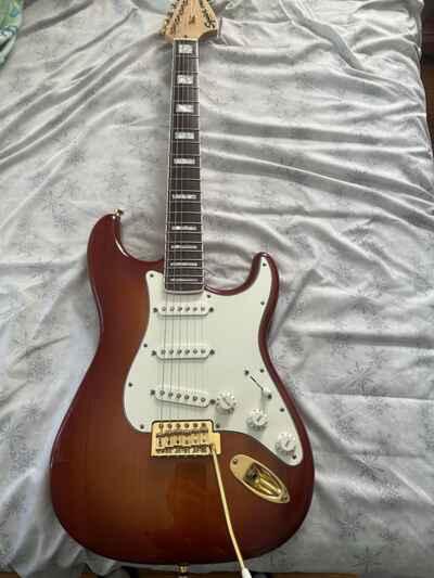 Squier Classic vibe 40th Year 2022 Gold Stratocaster W /  Upgrade fender Pickguard