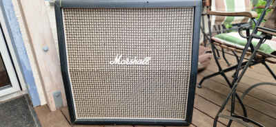 Marshall MR1960AX Gitarrenbox Gehäuse ohne Speaker ohne Rollen mit Kabeln
