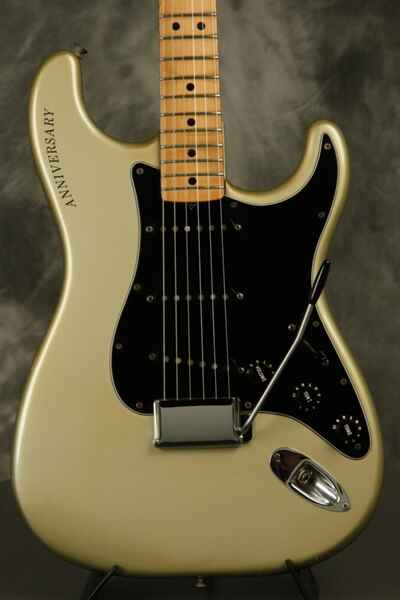 1979 Fender 25th Anniversary Stratocaster w / COA