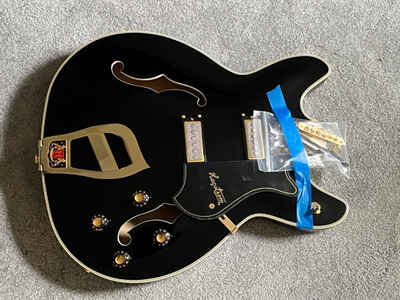 Hagstrom Viking II 67 guitar body Black loaded