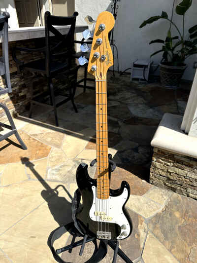1982 Fender Precision Bass Black in Good Condition