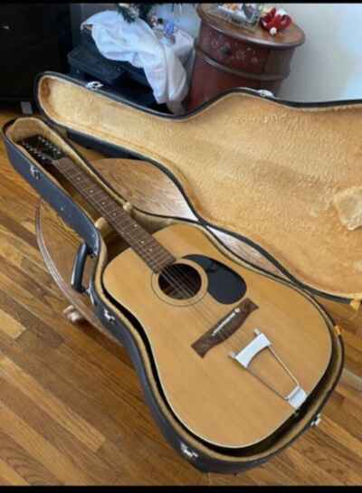 vintage 1961 Concerto 12 String Guitar.     Great Condition. Comes With Case