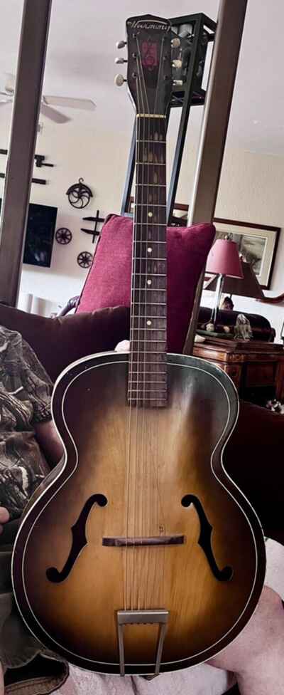 Harmony  H1213 Archtop Acoustic Guitar 1954