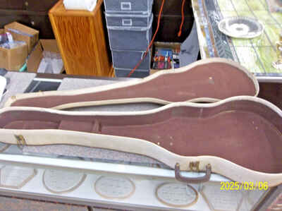 VTG.  NO NAME Kay? Harmony? Danelectro? Vintage electric guitar case tan & brown