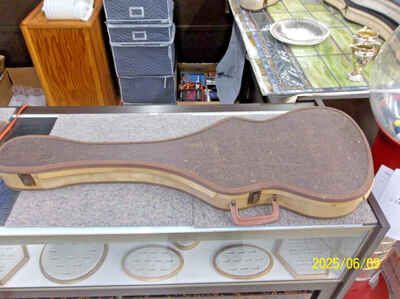 NO NAME Kay? Harmony? Danelectro? Vintage electric guitar case tan & brown