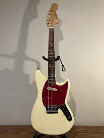 1968 Fender Music Master II Vintage Guitar W / Case Olympic White Short Scale Neck