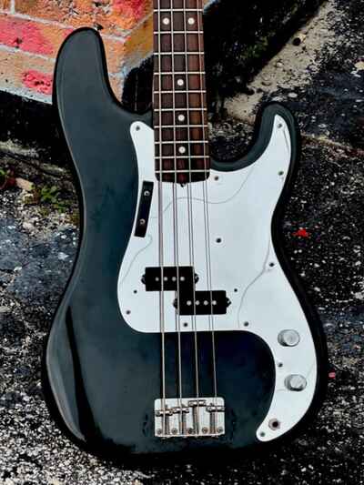 1979 Fender Precision Bass played by Phil Lynott / Thin Lizzy Miami Jai Lai 1979.