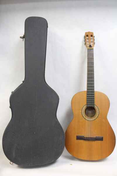 Kamouraska Etude Vintage Classical Acoustic Guitar with Hardshell Case