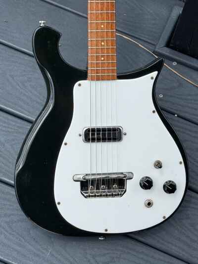 1967 Rickenbacker 420 a cool factory Black example just as George Harrisons 425.