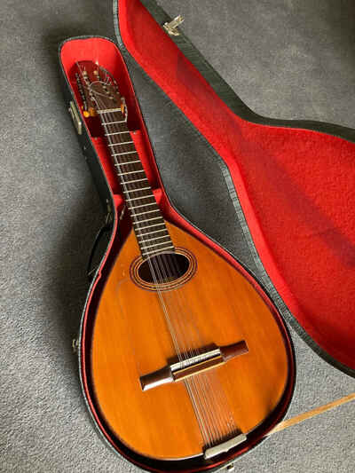 12-string laud made by renowned Spanish luthier Modesto Borreguero in 1952