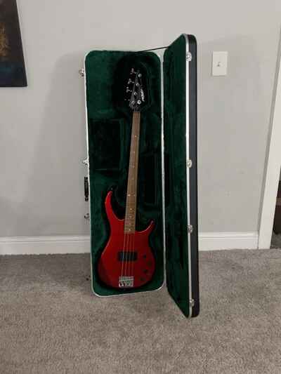 Vintage Peavey G-Bass 4 String Active Bass Guitar Red Metal Flake W / Case