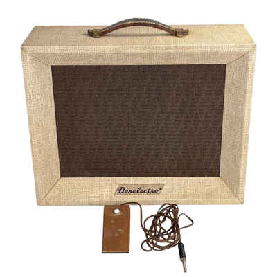 Danelectro Viscount Model 142 Vintage Tube Amplifier W / Footswitch (Used)