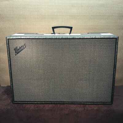 Univox 2x12 Custom Combo Guitar Amplifier U-235