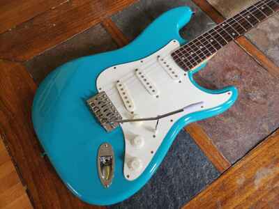 Hondo H-720 ML strat SSS vintage w / case 80s - teal blue