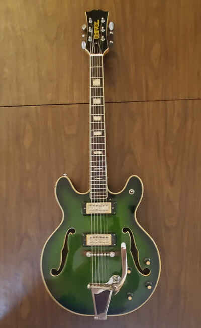 VINTAGE UNIVOX U1825 COILY ELECTRIC GUITAR GREEN STAIN (RARE)