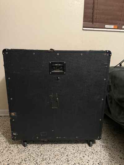 Marshall 1960B 300 W Straight Cabinet Amplifier - Black