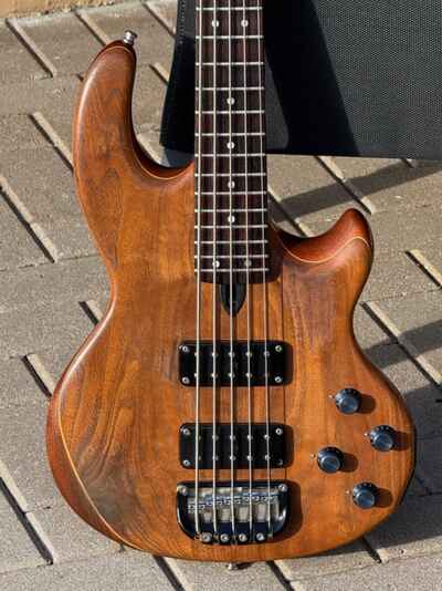 1988 Wal Mk. II 5-string Bass as perfect as Paul McCartney