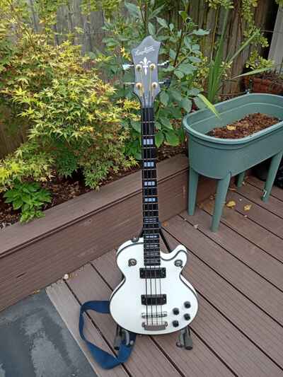 Hagstrom Swede Bass 201O