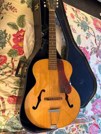 EARLY VINTAGE LIMITED EDITION USA HARMONY PATRICIAN ARCH TOP ACOUSTIC GUITAR