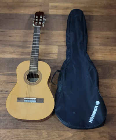 Hohner HC02 Vintage (1 / 2) Size 6 String  Guitar With Black Carrying Case