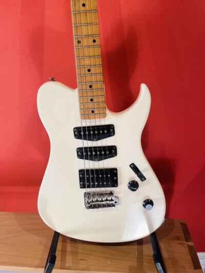 Fender Squire Bullet - 1985 Japan - original HST series - White Electric Guitar