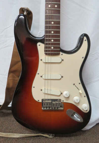Fender American Standard Stratocaster 1984- Sunburst W /  Hard Case (Local Pickup)