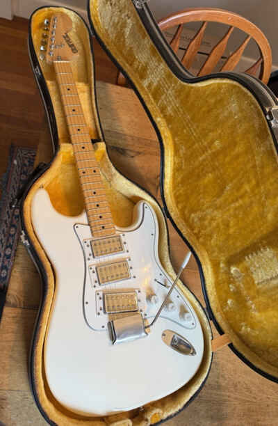 Univox Ripper Electric guitar White Finish Vintage 1970s Made In Japan. OHSC