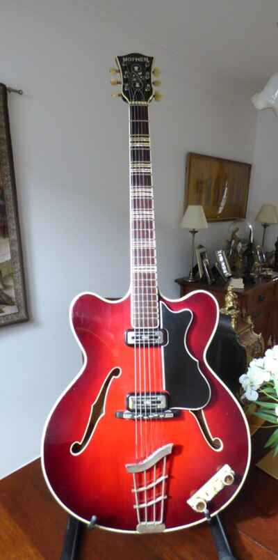Beautiful, Totally Original 1960 Hofner Verithin with Original Hard Case.