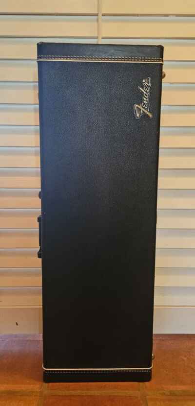 Vintage Fender Stratocaster / Tele case mid-late 1970s. Ex interior. VG Tolex.