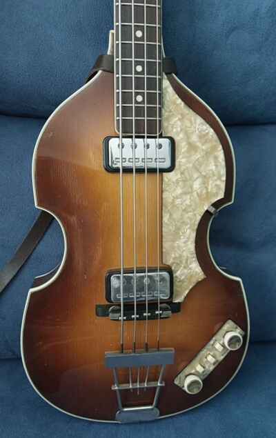 1964 Hofn̈er 500 / 1 Violin Bass Guitar