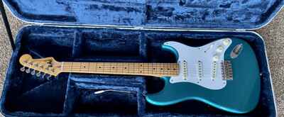 Fender VINTAGE 1980