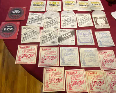 LOT OF 26 VINTAGE NOS GUITAR STRINGS MARTIN, D