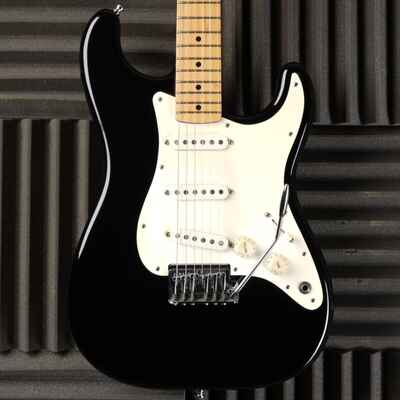 Fender Standard Stratocaster with Maple Fretboard 1983 - Black