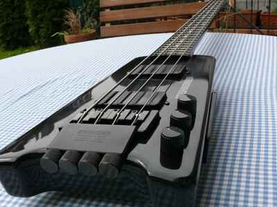 Steinberger Bass XL2  / 4-Saiter von 1985 mit Koffer