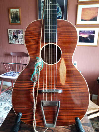 1932 P M.I. N Y. COLLEGEIATE 6 String Acoustic